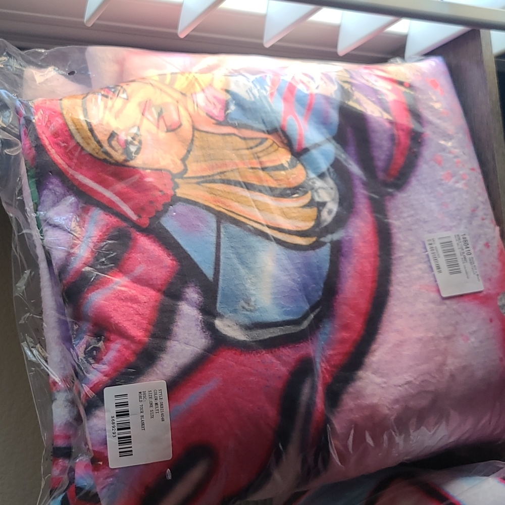 Rare 2001 Bratz Dolls Fleece Blanket Throw Bratz Pack Passion For Fashion soft - Picture 6 of 6